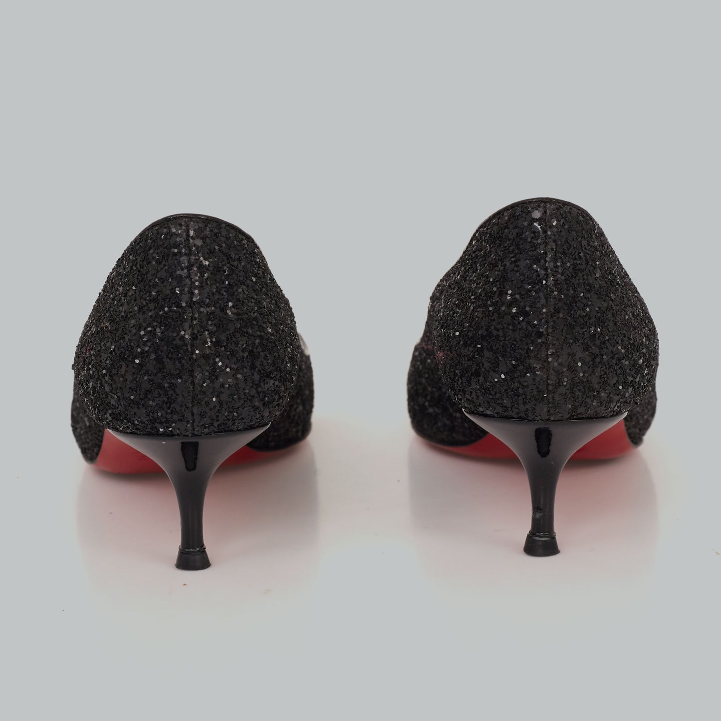 ⁠Peep Toe Louboutin Preto com Brilho Tam. 38 Br