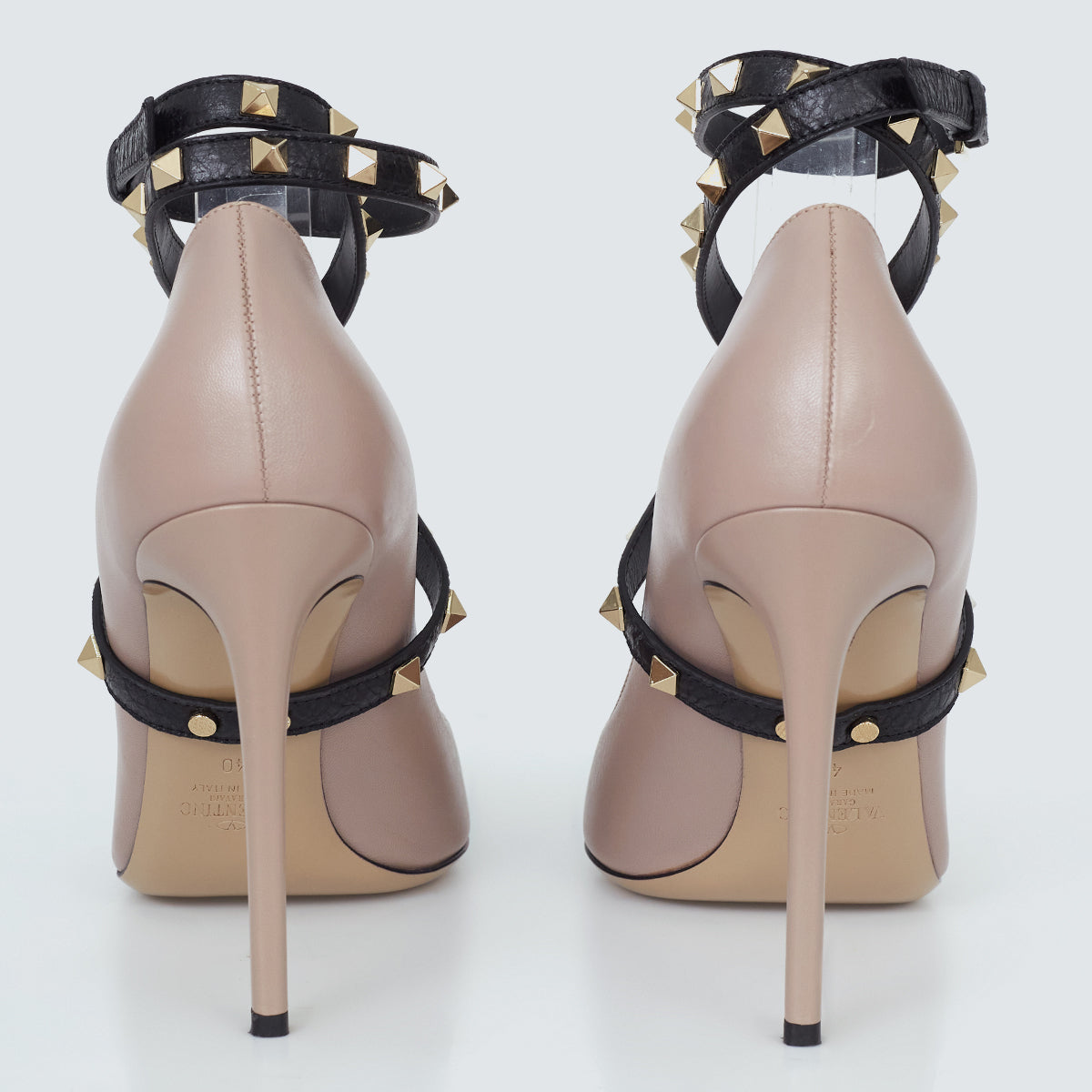 Scarpin Valentino nude com Studs Tam. 38 Br