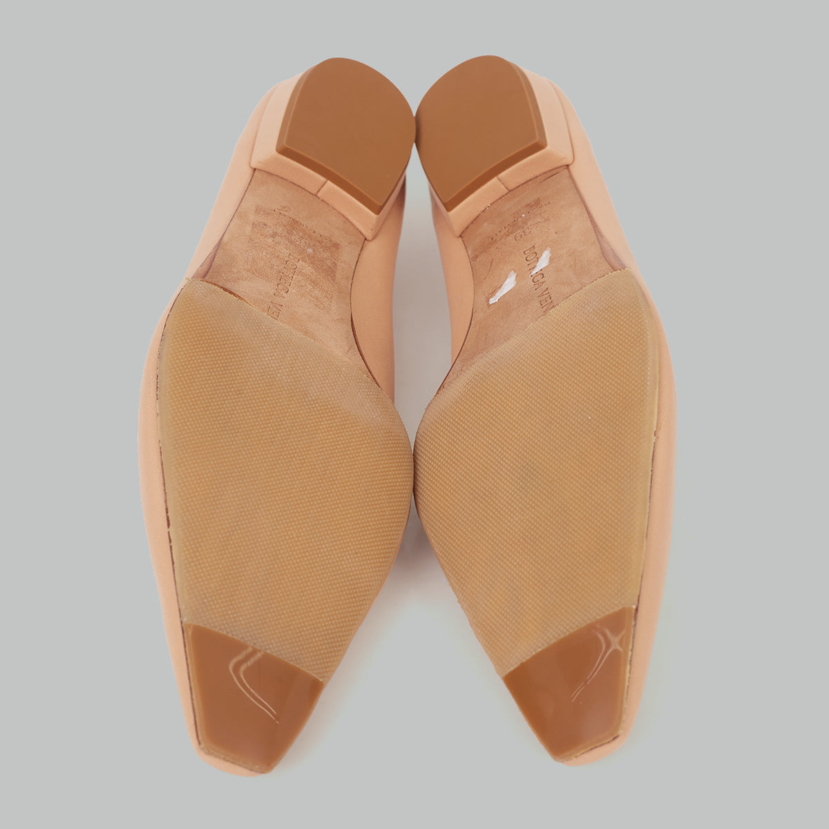 SAPATO BOTTEGA VENETA ALMOND BALLERINA LEATHER FLATS BEGE TAM. 37 BR