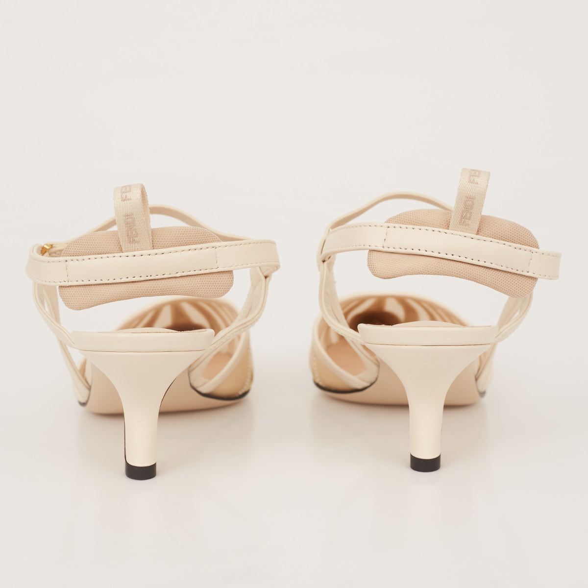 Scarpin Fendi Slingback Off White Tam. 37 Br