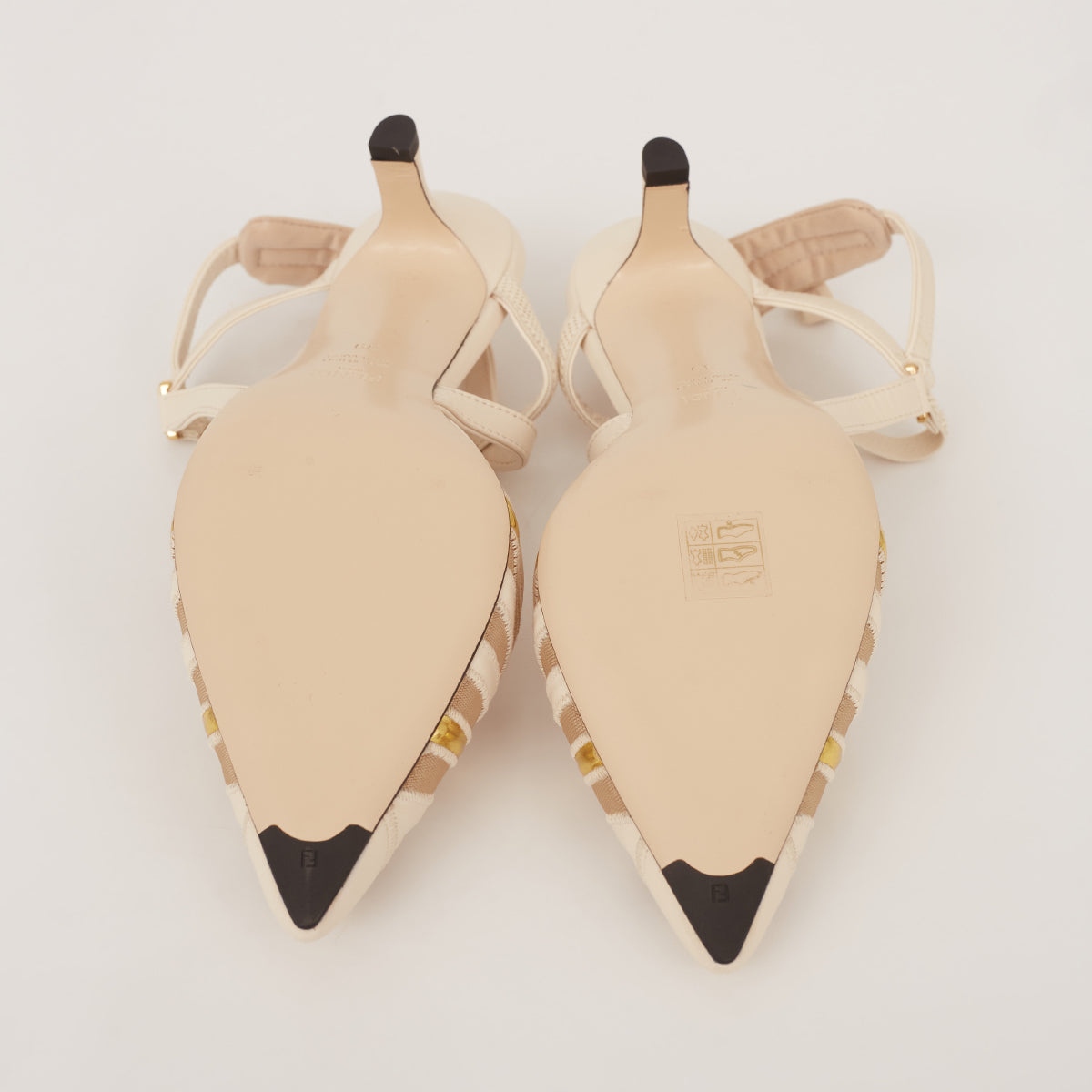 Scarpin Fendi Slingback Off White Tam. 37 Br