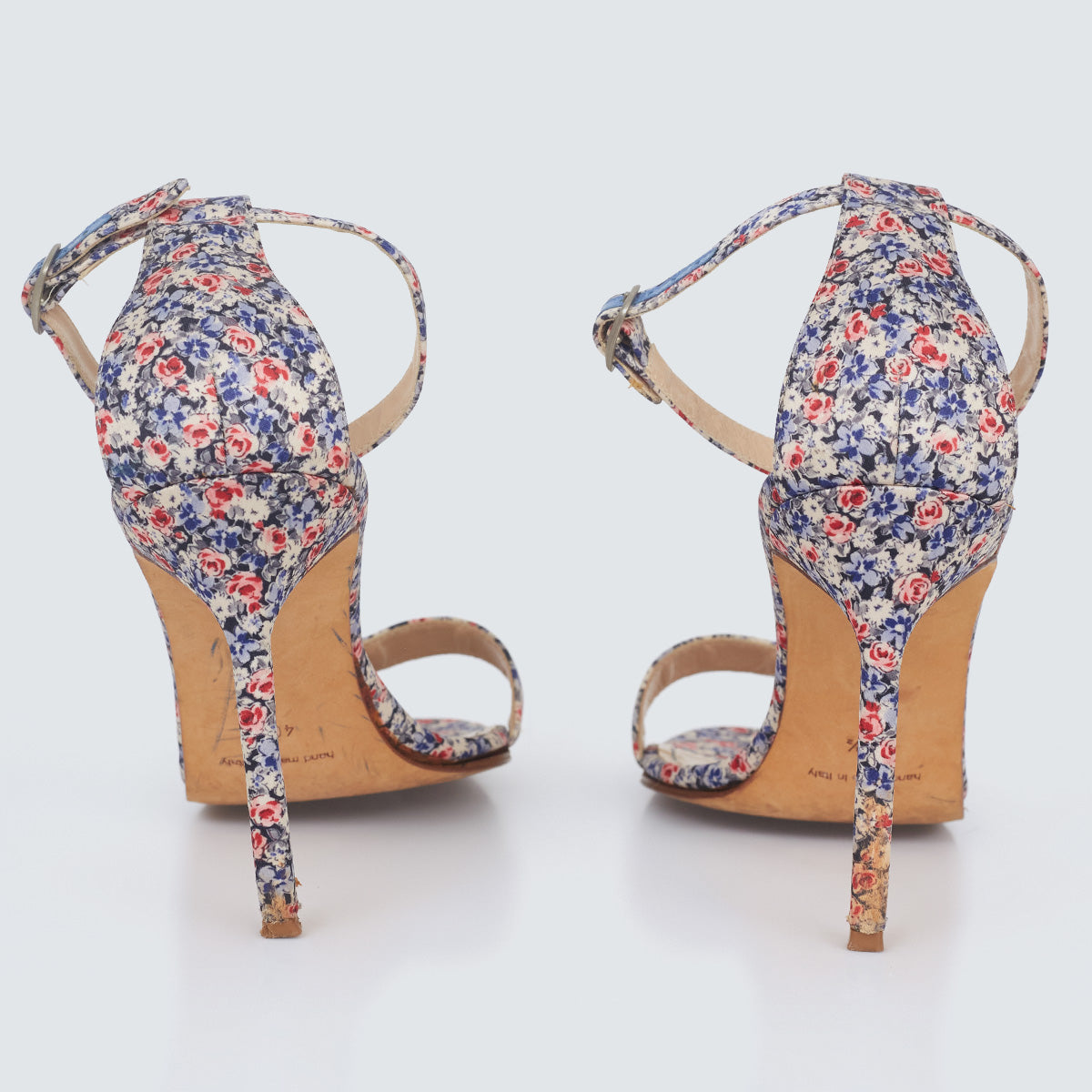 Sandália Manolo Blahnik Florida Tam. 38,5 BR