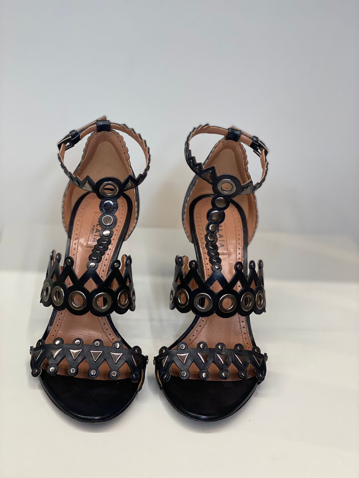 Sandália Alaia studs Preta TAM. 35 BR