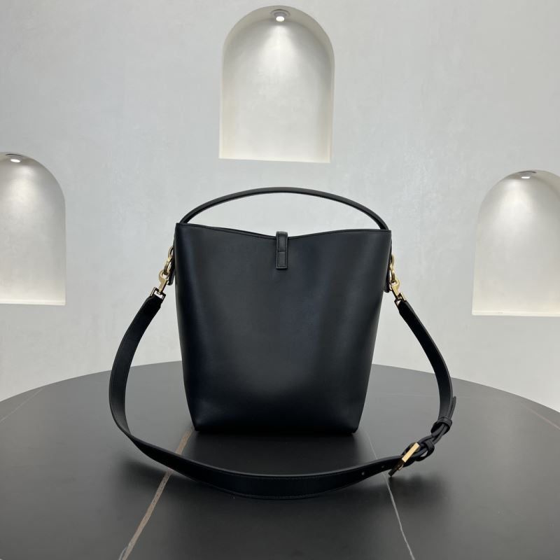 Bolsa Saint Laurent Le 37 Preta