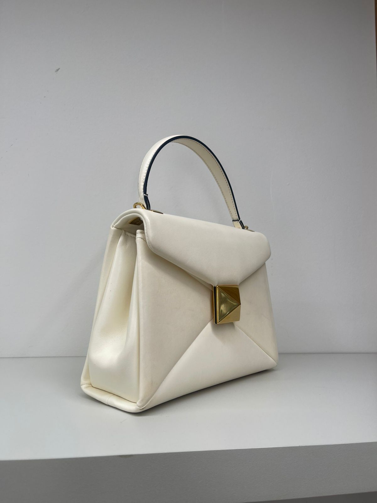 Bolsa Valentino One Stud Off White