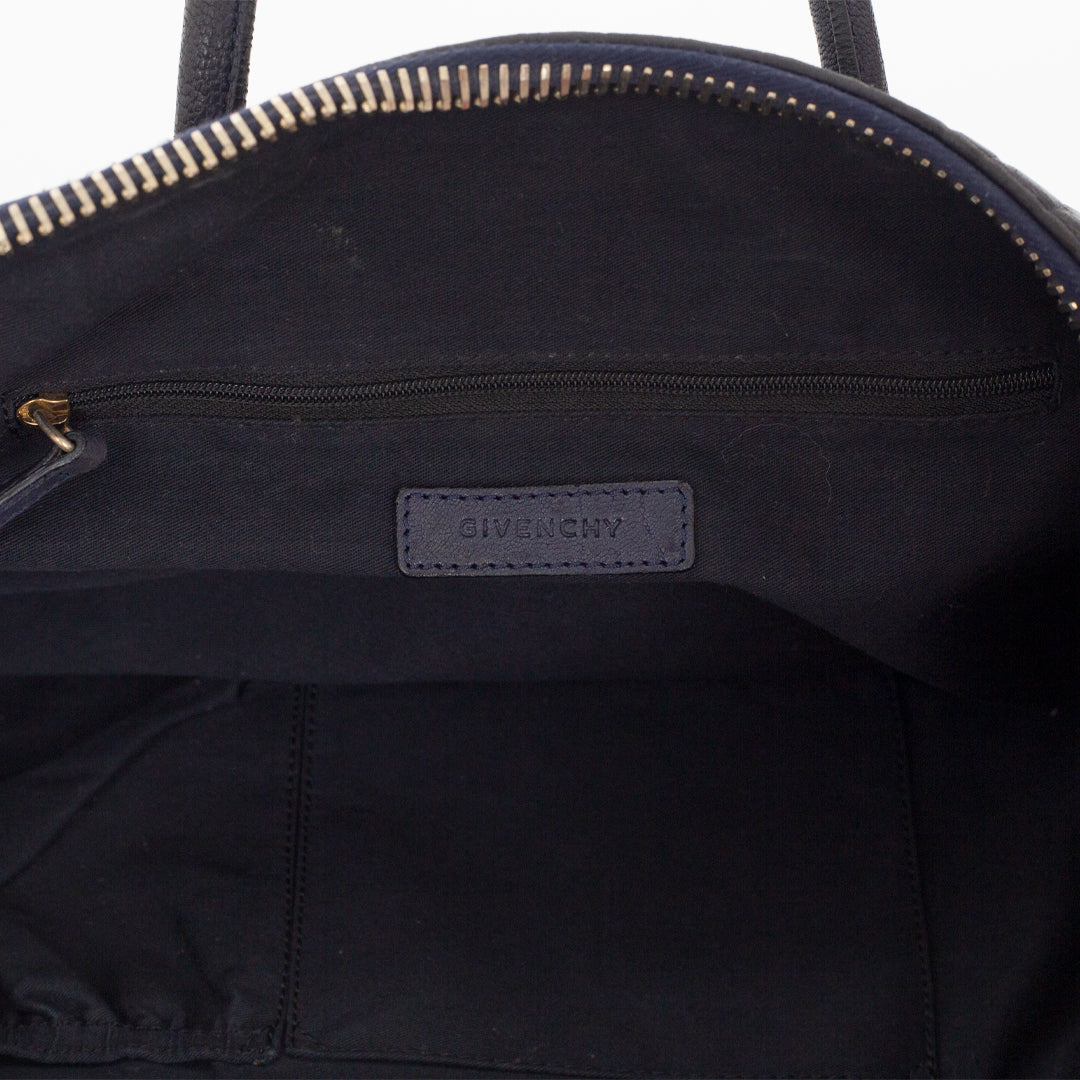 Bolsa Givenchy Antigona Texturizada Azul Marinho