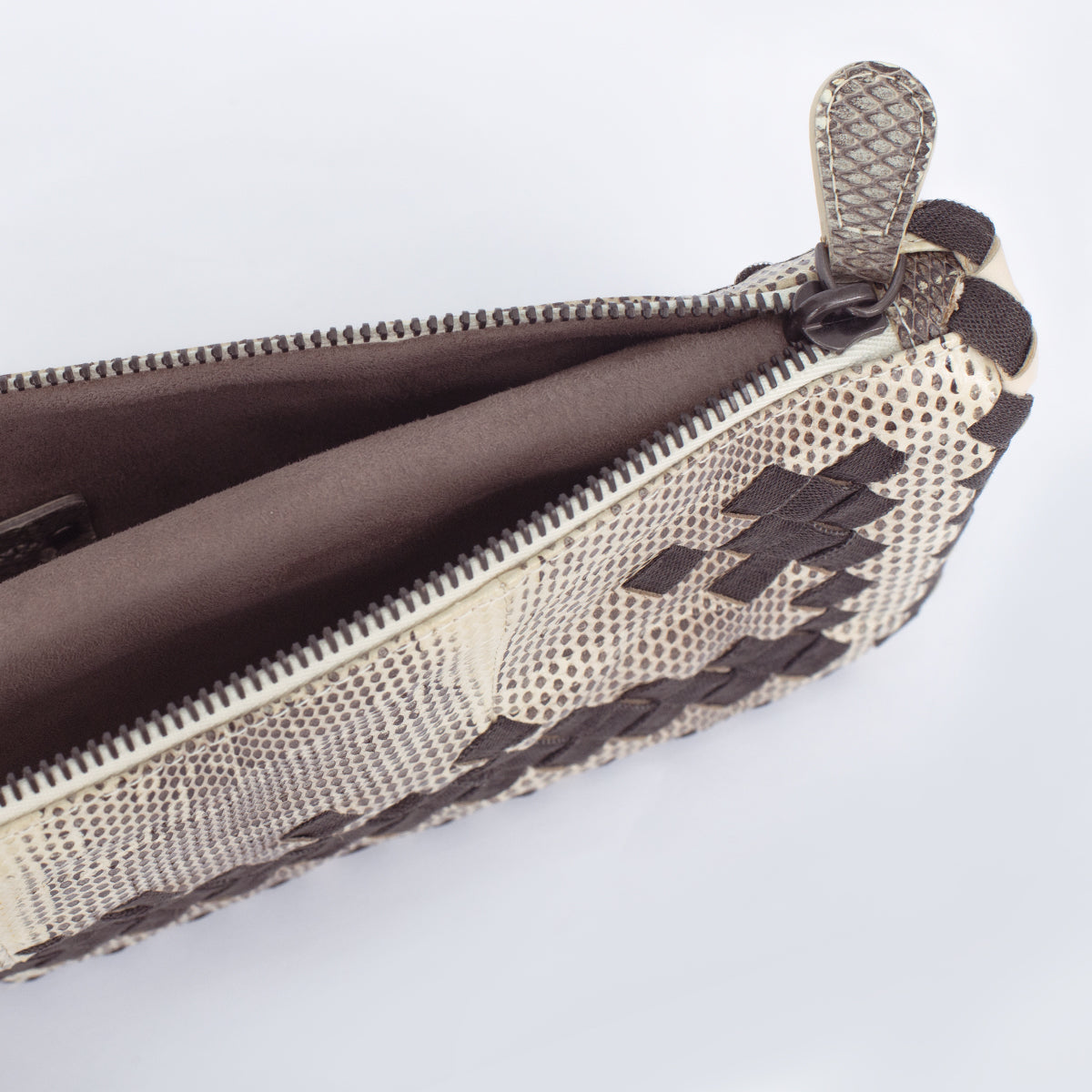 Clutch Bottega Veneta Phytton com Couro