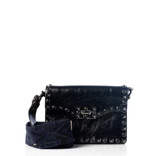 Bolsa Valentino Rockstud Rolling Verniz Preta