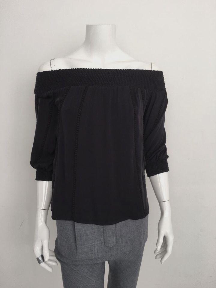 Blusa NK Store Preta Ombro a Ombro Tam. G