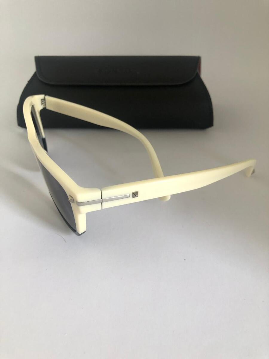 Oculos Valentino creme