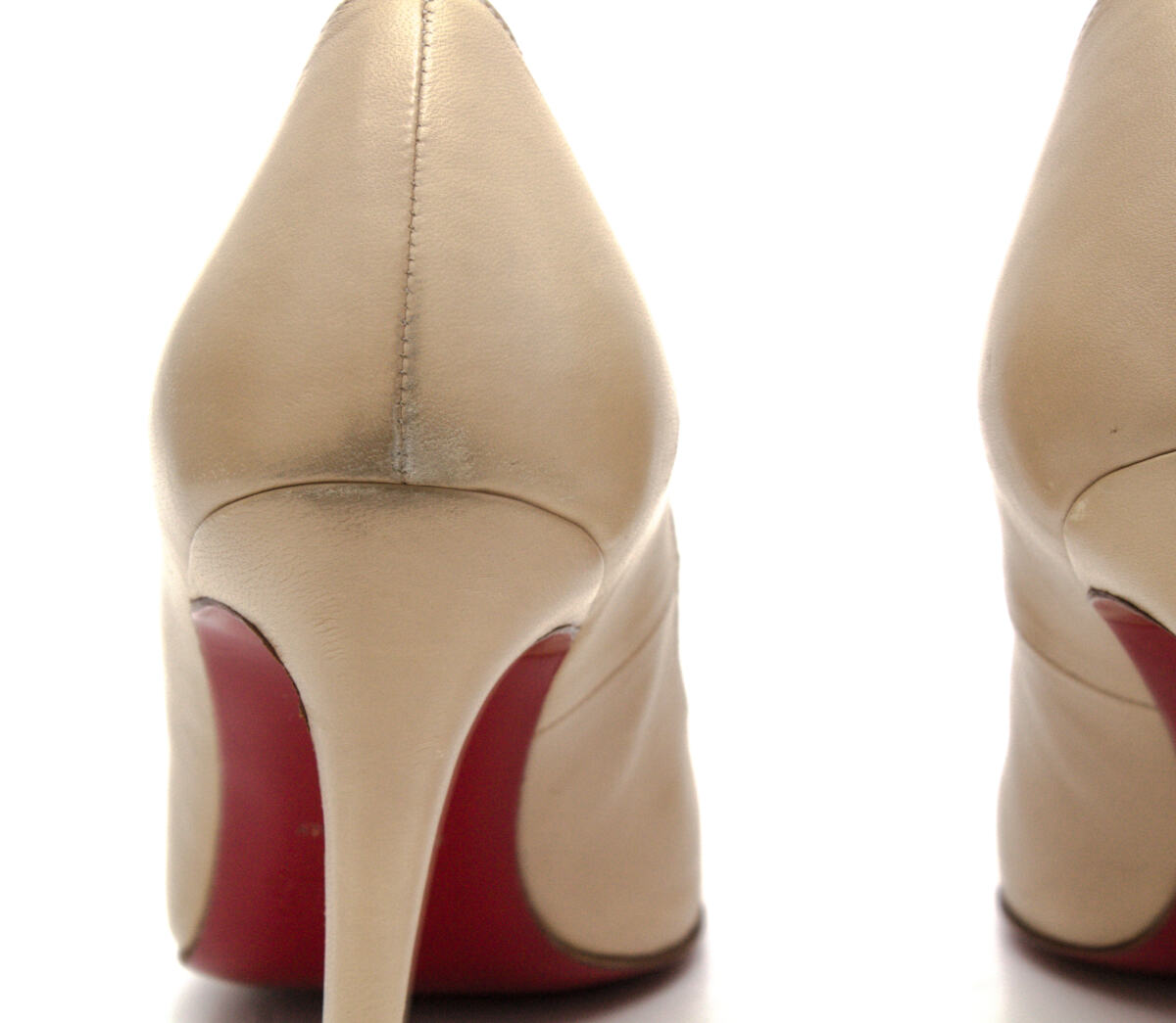 Sapato Louboutin Nude Tam. 38,5