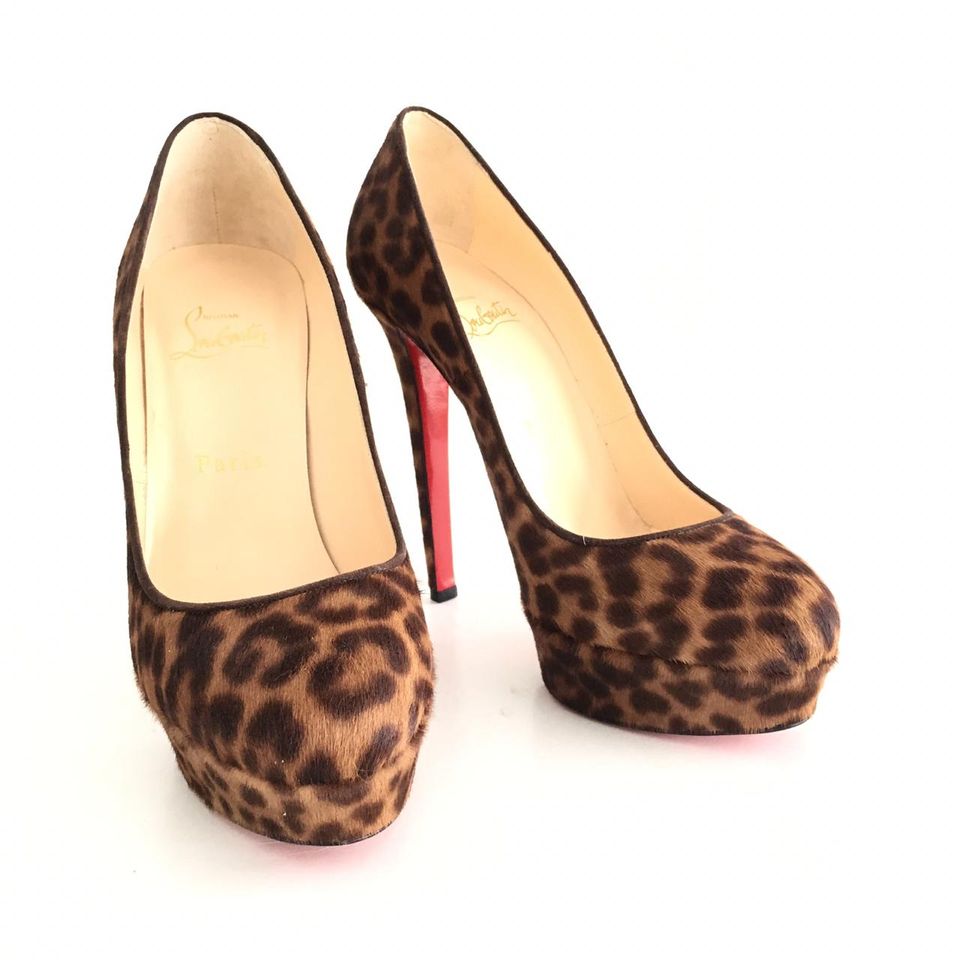 Sapato Louboutin Animal Print Onça Tam. 38