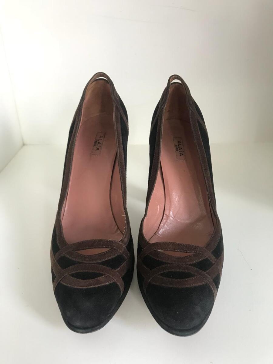 Scarpin Alaia preto e marrom, sola 38